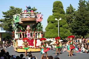 ディズニー・クリスマスドリームス・オン・パレード リロ&スティッチのフリフリ大騒動~Find Stitch!~