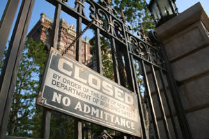 タワー・オブ・テラー Closed by Order of the City of New York Department of Building Safety No Admittance